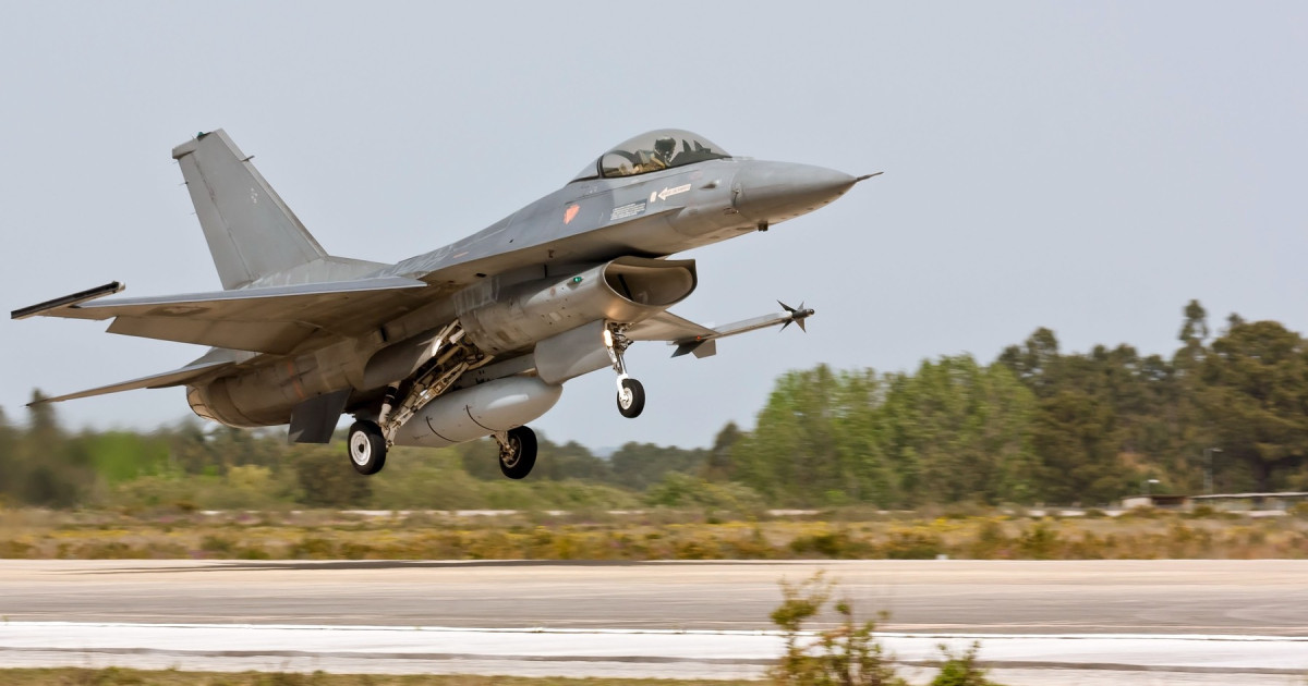 Alertă aeriană în Tulcea: Două avioane F-16 au decolat după detectarea unei ținte lângă Insula Șerpilor