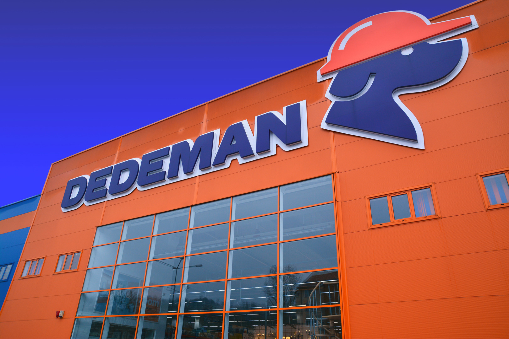 Lanțul Praktiker din Grecia este redenumit Dedeman. Produsele fabricate în România vor fi introduse în magazine