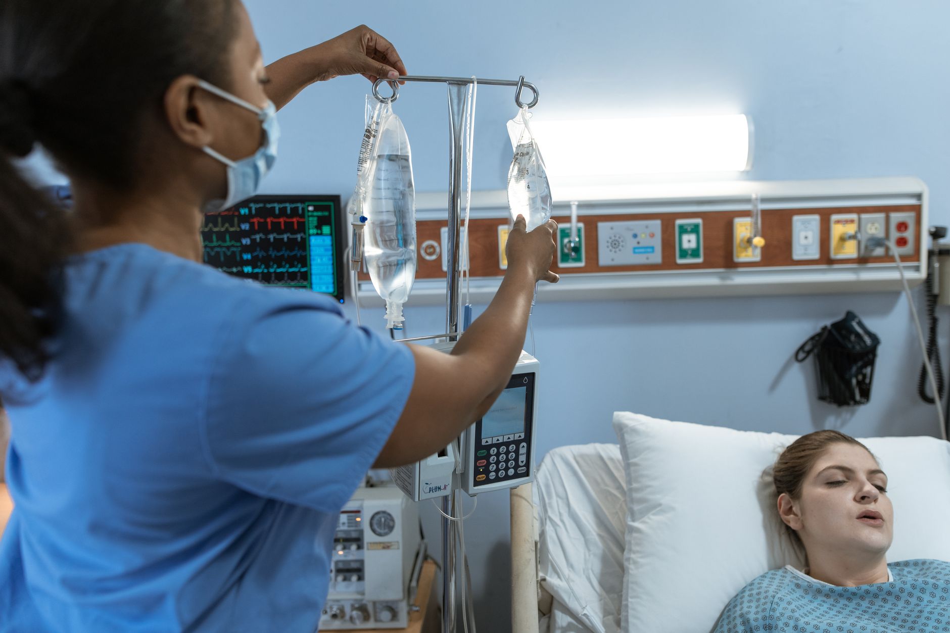 Criza medicală din culisele emisiunii Asia Express 2026: 12 membri ai echipei au avut nevoie de perfuzii