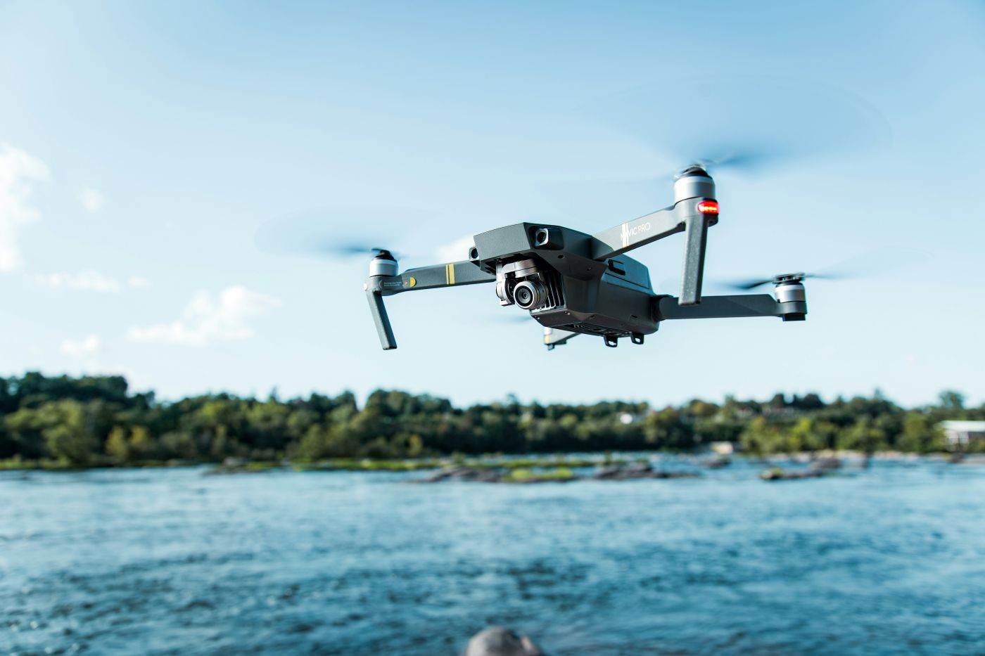Dronă detectată în spațiul aerian al României: Au fost ridicate avioane de luptă și emis mesaje RO-Alert