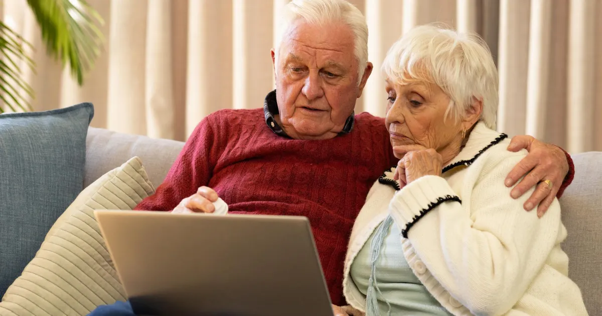 Beneficii și măsuri de suport pentru pensionari în anul 2027, conform Programului de Guvernare