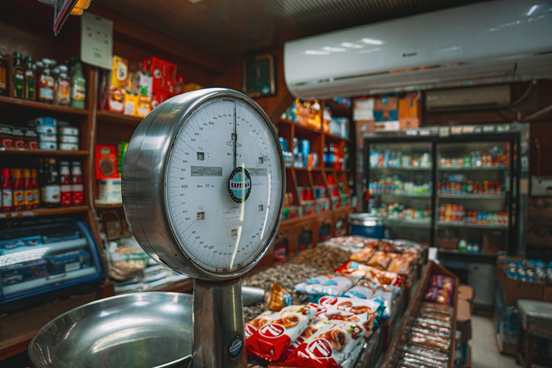 Haos în Italia: Supermarketuri goale și agresarea unui șofer de camion în urma grevei transportatorilor