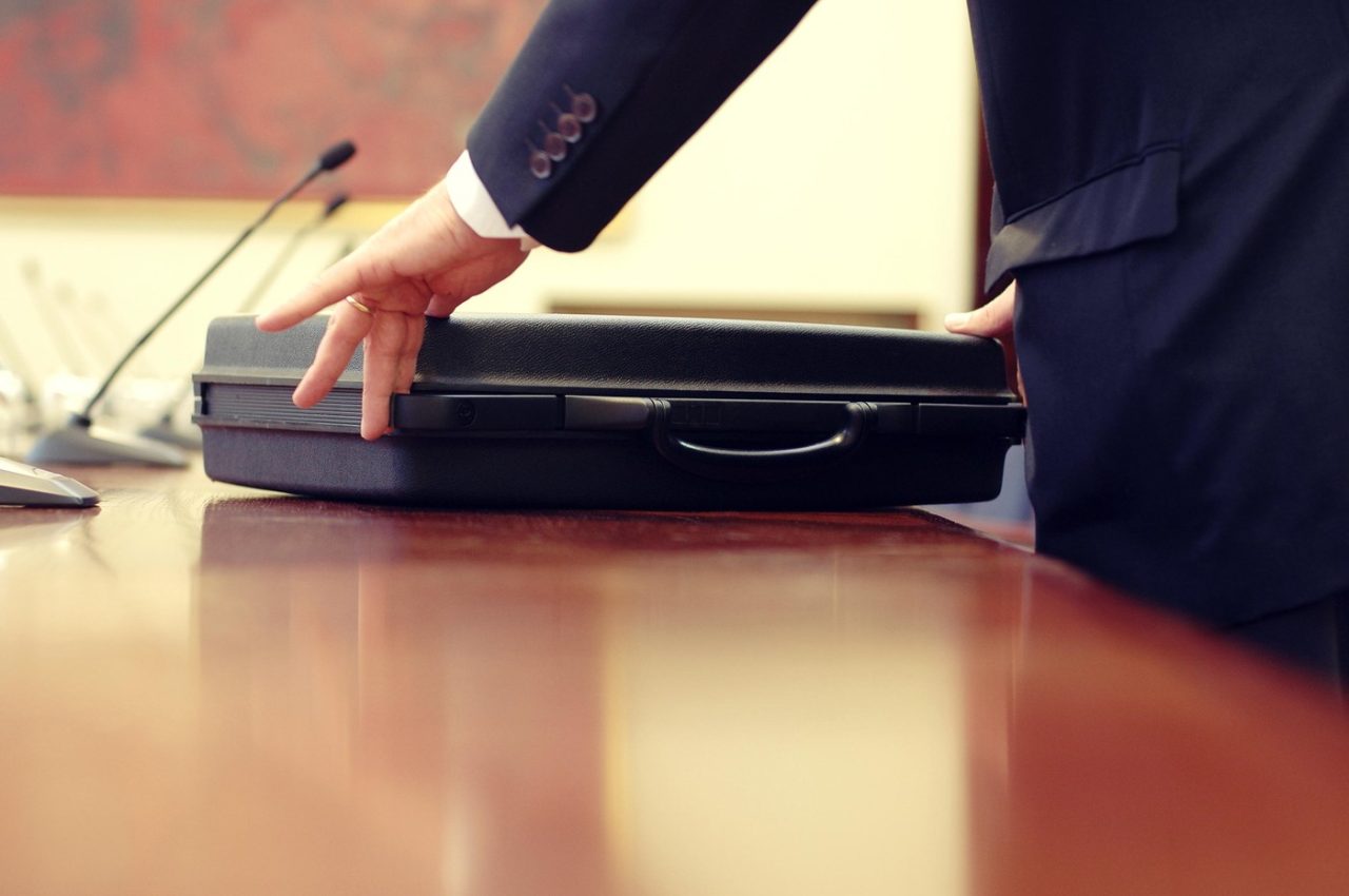 De la experți la politruci: Cum a degradat incompetența administrația de stat în România