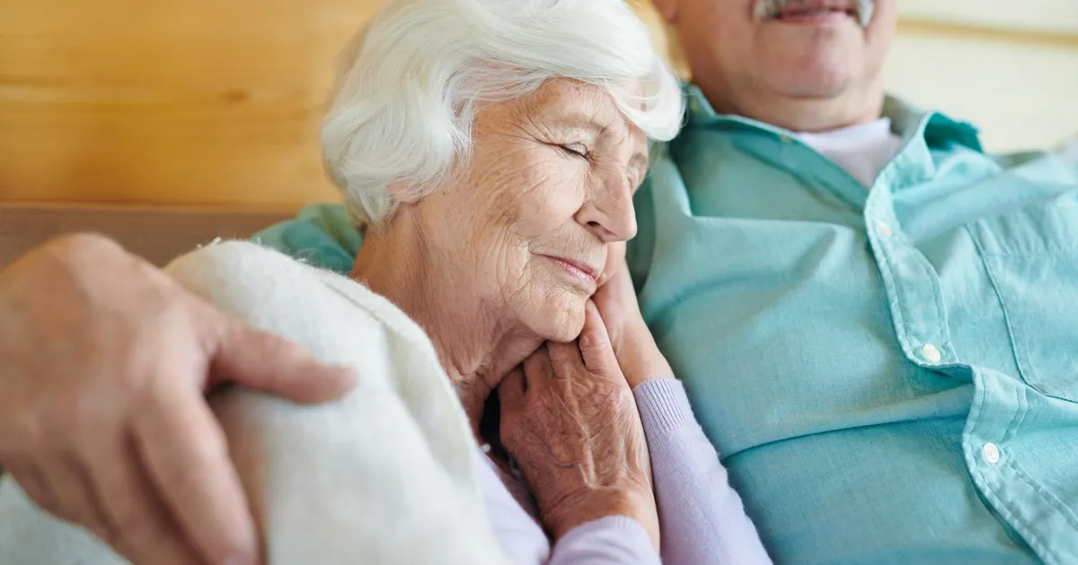 Pensionarii riscă să piardă bani la indexarea din 2027. Diferența de 4% poate însemna 112 lei în minus