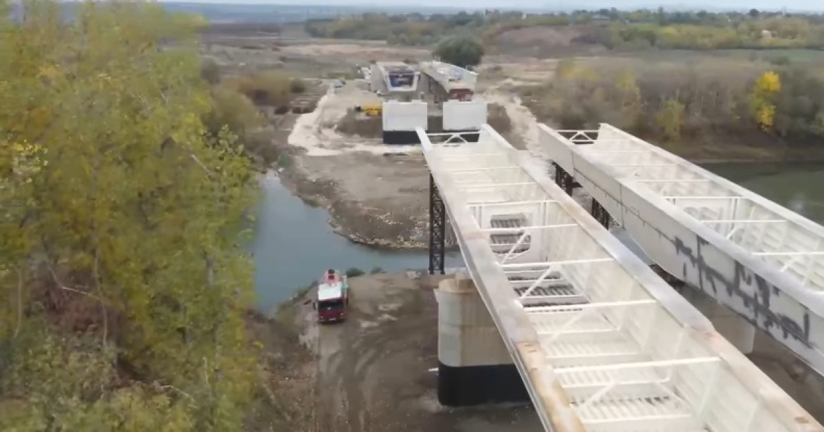 Construcția podului de la Ungheni, care leagă România de Republica Moldova, a ajuns la 56% din lucrări