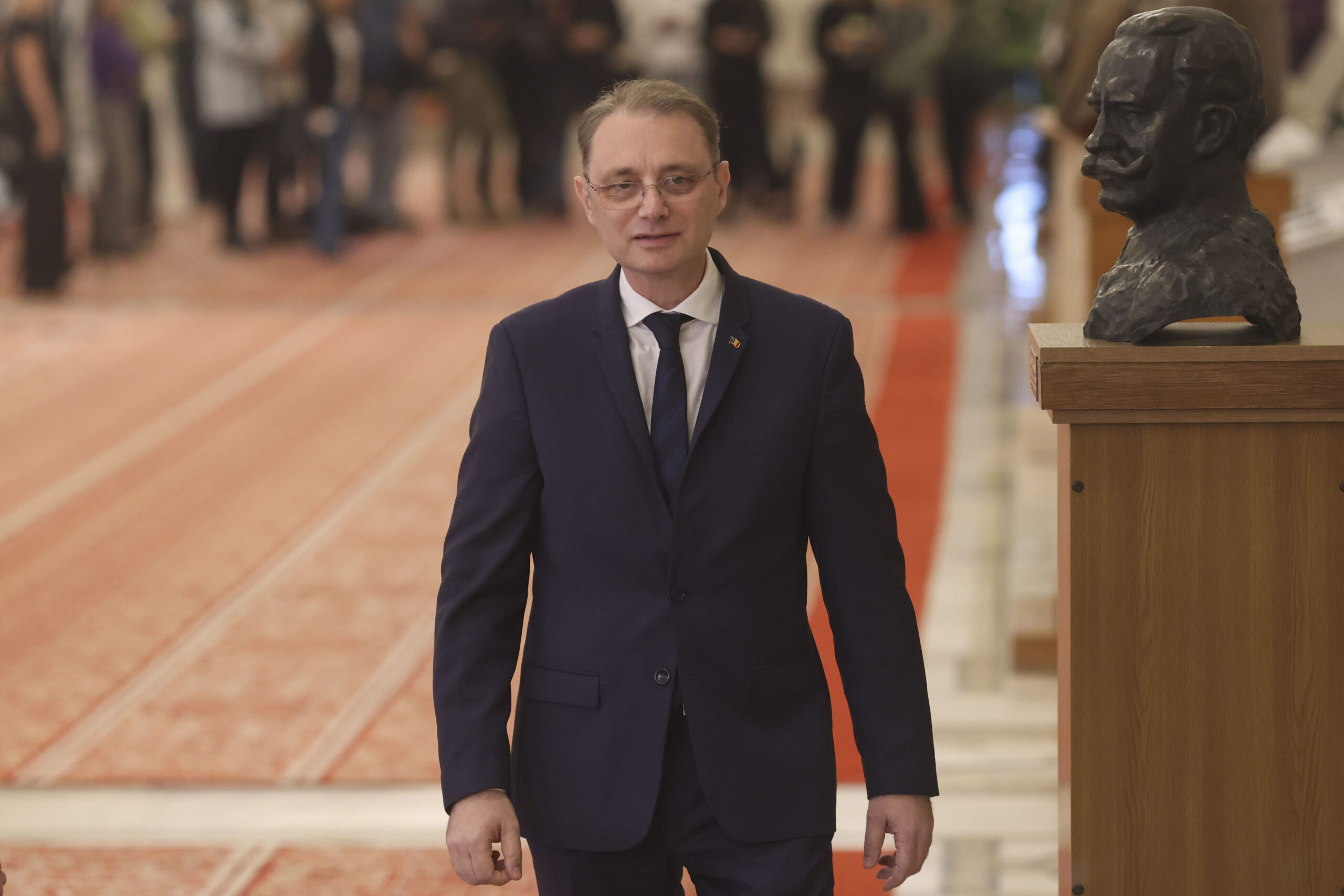 Premierul Luca Niculescu garantează că Pilonul II de pensii private nu va fi modificat