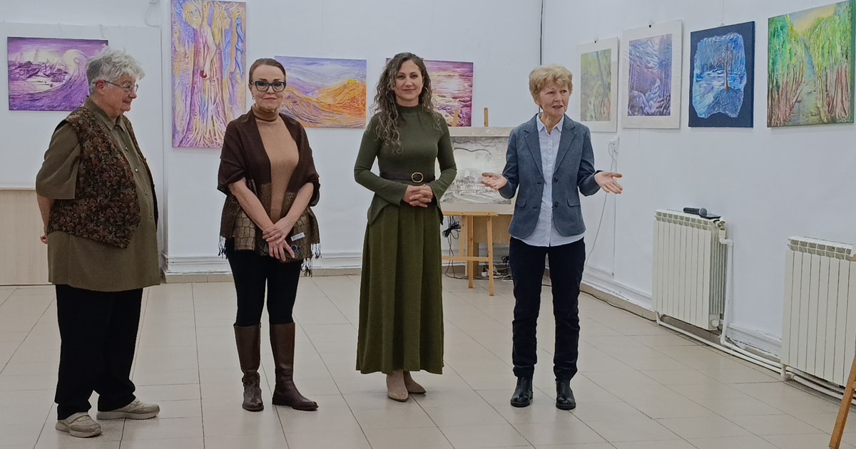 Artistă consacrată în Germania aduce expoziția „(RE)FACEREA LUMII” în localitatea natală din Olt