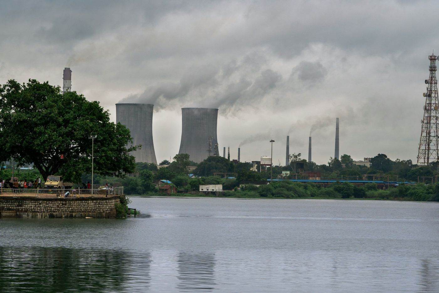 Ungaria analizează înlocuirea companiei ruse Rosatom în proiectul de extindere a centralei Paks