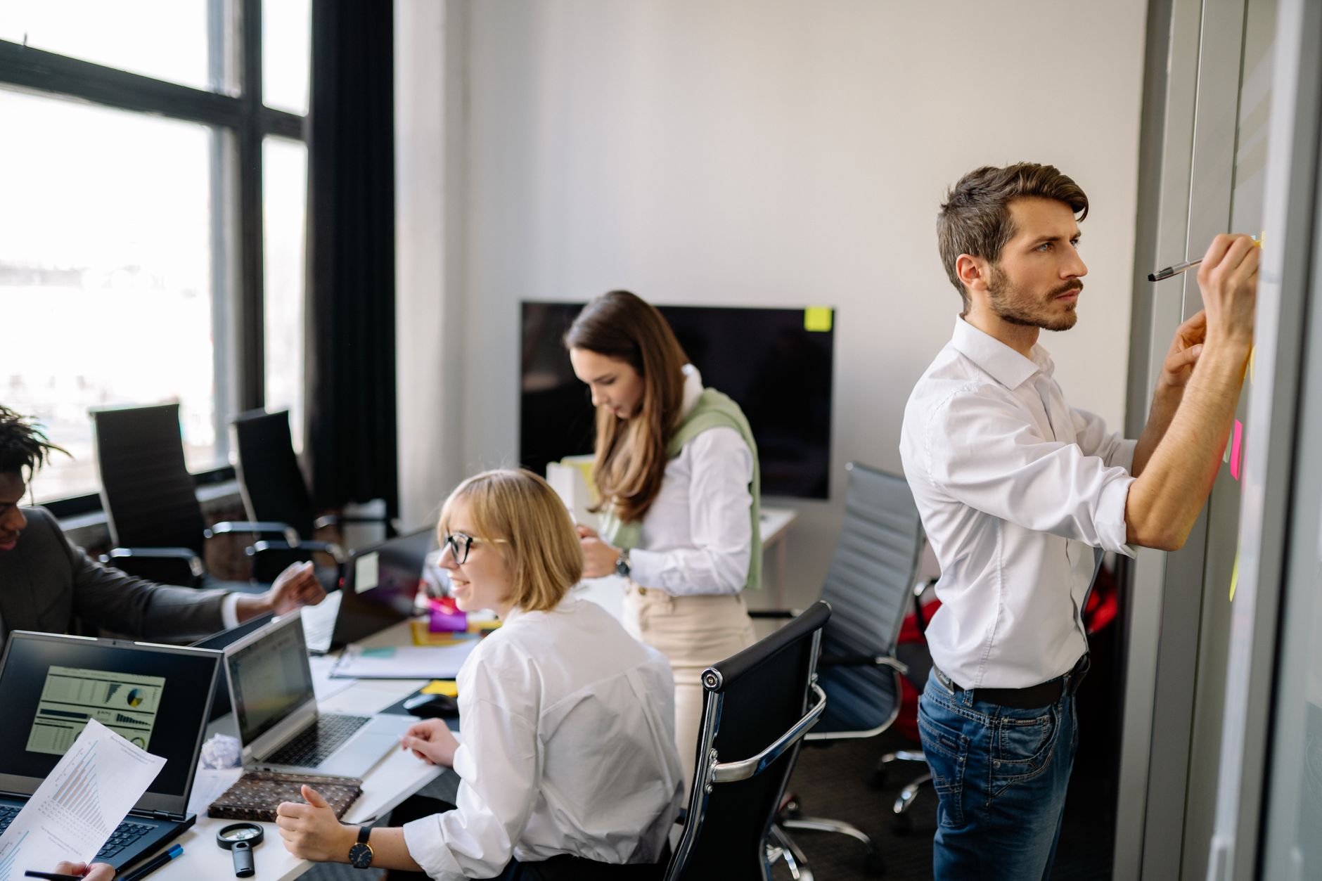 Nicușor Dan, la Forumul Tinerilor Români de Pretutindeni: România are nevoie de competențele celor plecați