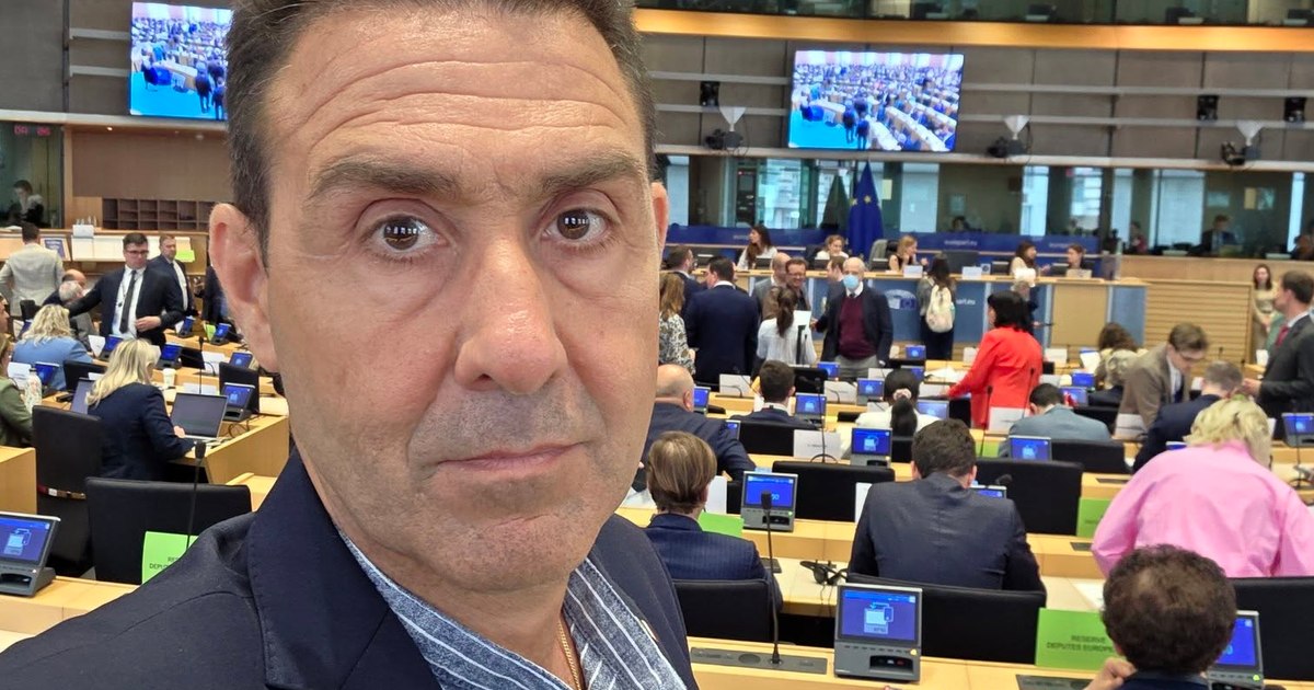 Nouă provocare pentru Giorgia Meloni: fostul general Roberto Vannacci câștigă teren în dreapta italiană