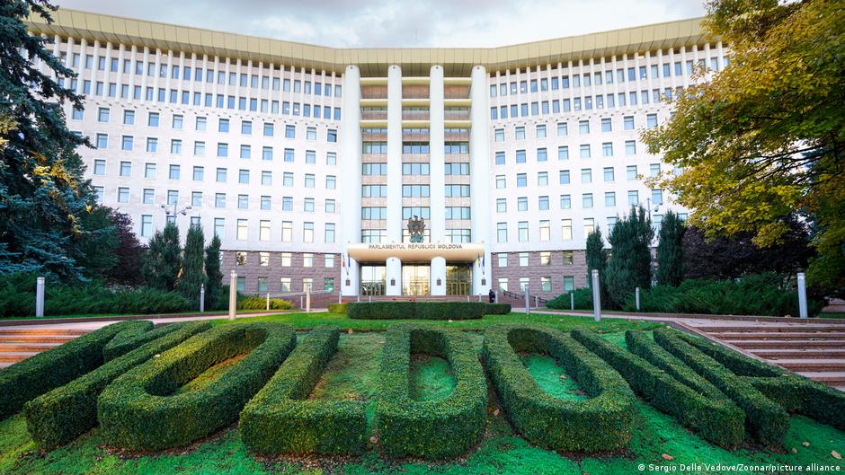 Plan de destabilizare la Chișinău: Tentativă de incendiere a clădirilor statului prin modelul francez