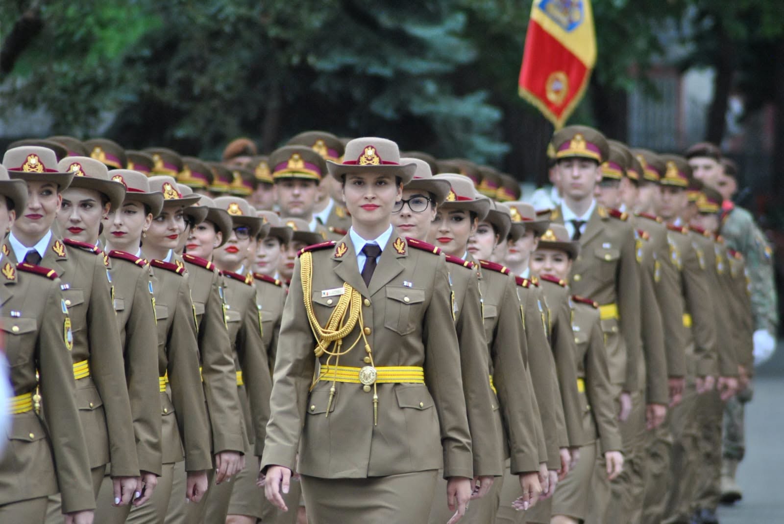 Ziua Armatei Române: survol de avioane și ceremonii militare în București și în diverse orașe