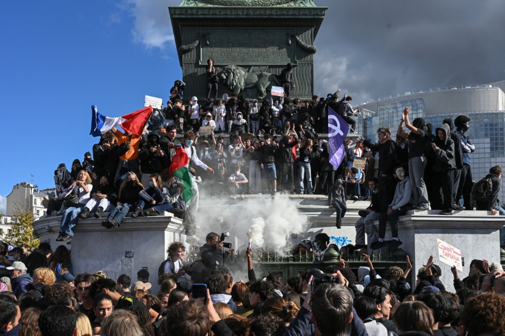 Pericol pentru românii din Franța? Analiza unei absolvente despre protestele și ascensiunea extremei drepte