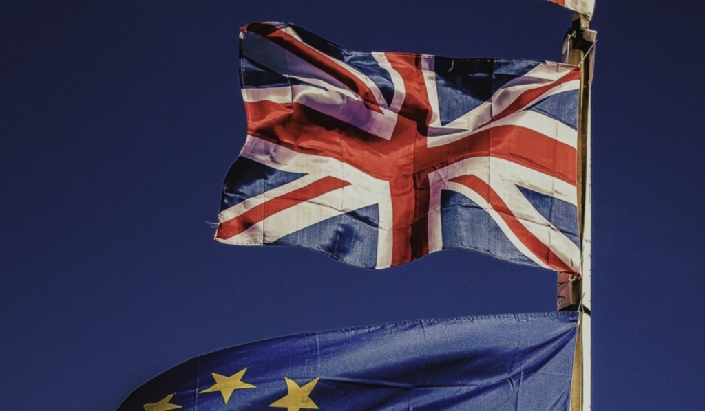 Posibilă revenire la libera circulație în Marea Britanie: românii ar putea scăpa de vize