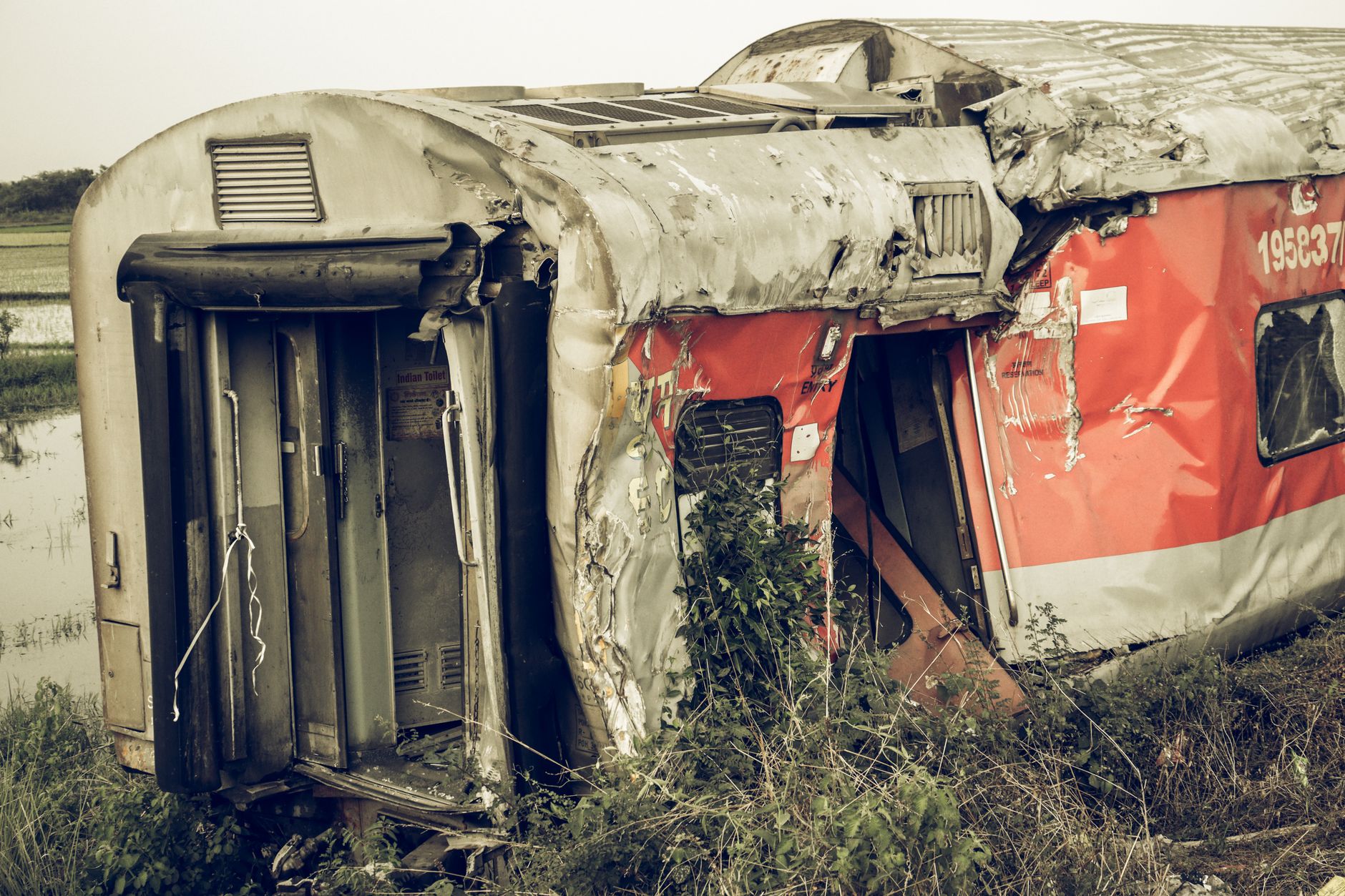 MAE investighează dacă cetățeni români sunt printre victimele accidentului feroviar din Spania