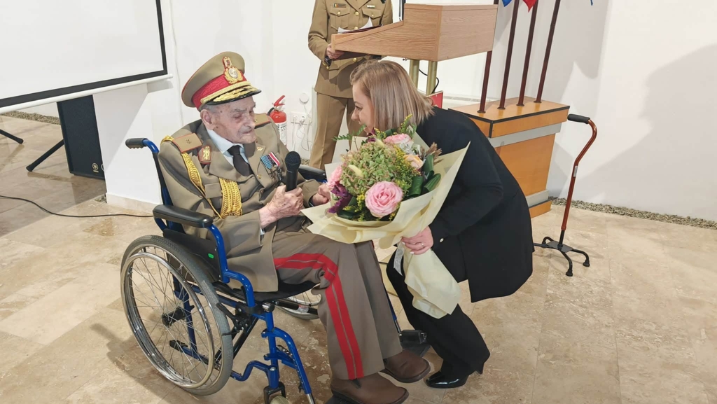 Generalul de brigadă în retragere Iosif Rus a împlinit 111 ani. Cel mai în vârstă român este și un veteran de război