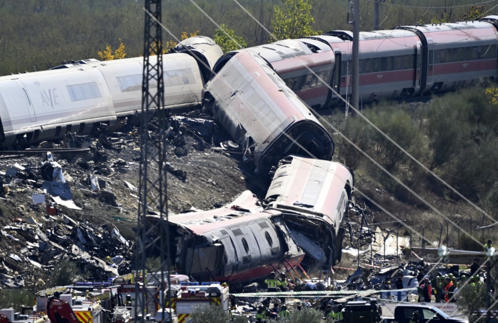 Un român a salvat sute de persoane în urma unei catastrofe feroviare din Spania