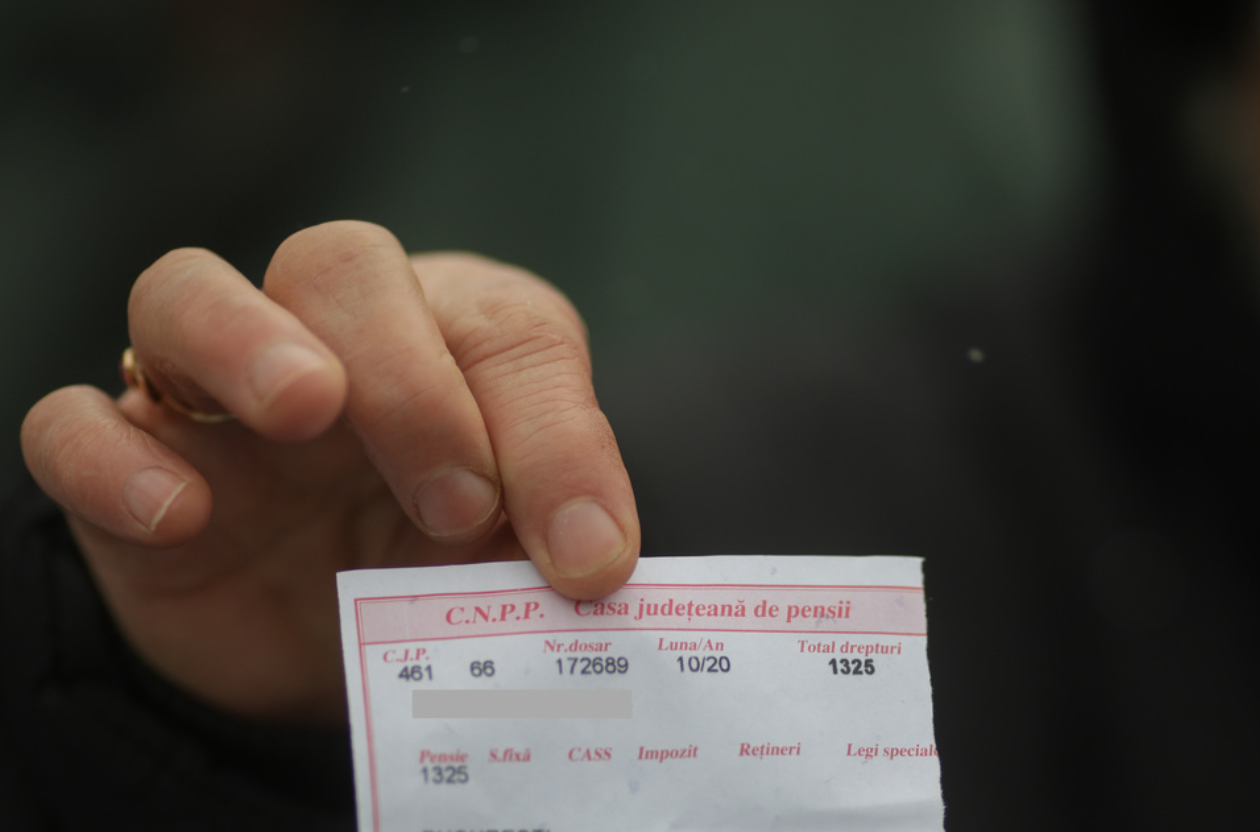 Taloanele de pensie vor avea cod QR pentru scutirile de transport: Noua măsură adoptată de senatori