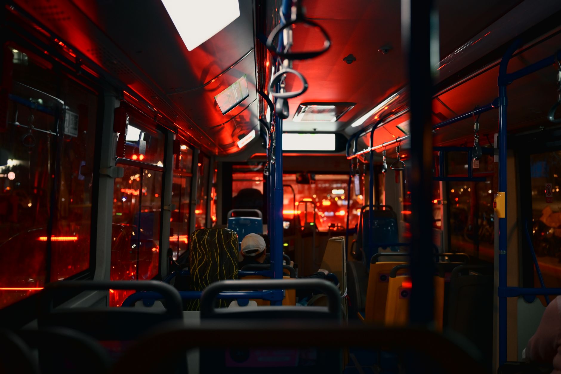 Un nou-născut a venit pe lume în interiorul unui autobuz, în apropierea unui spital din Italia