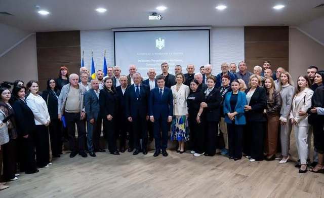 Nicușor Dan s-a întâlnit cu reprezentanții comunității de români din Transcarpatia