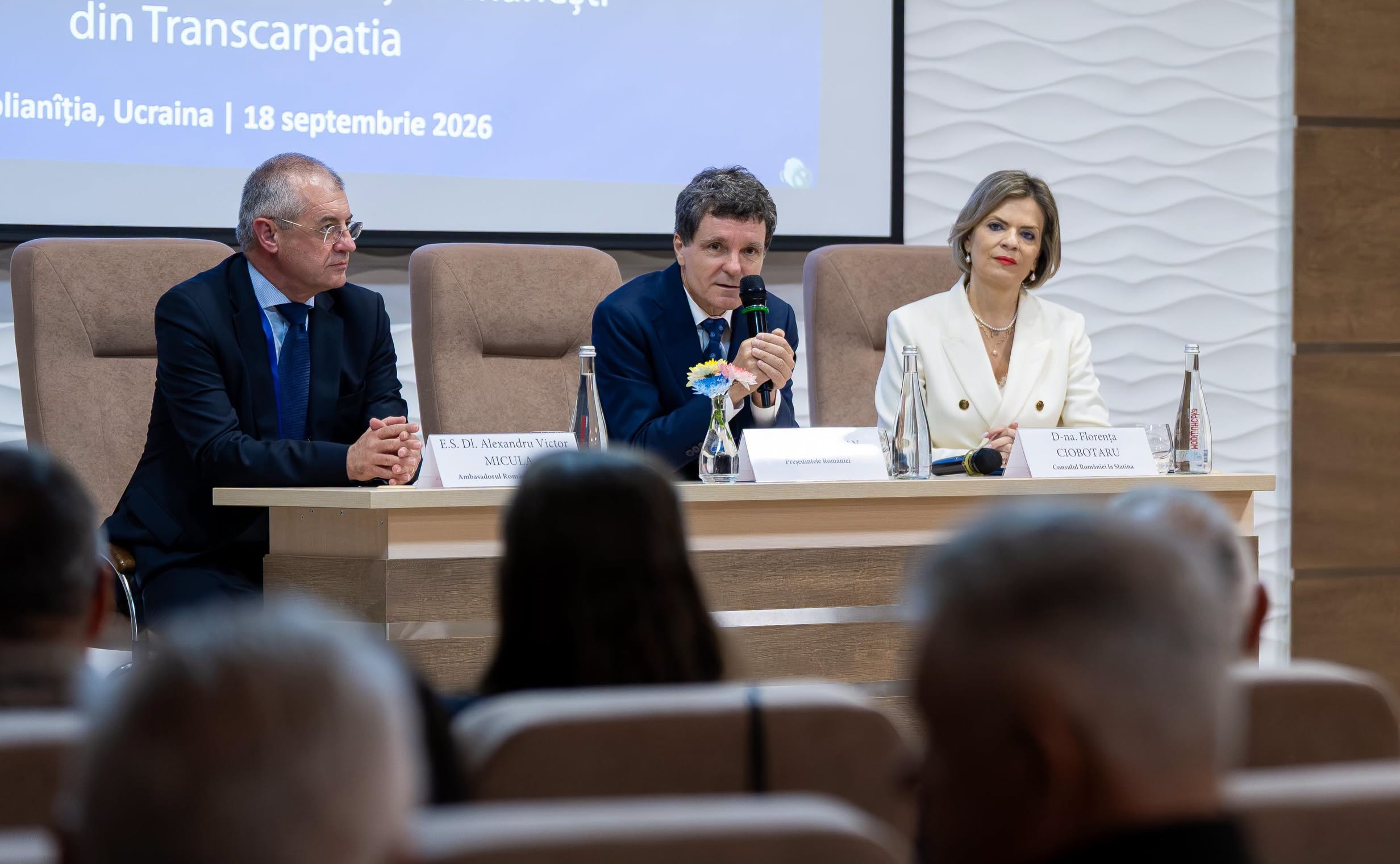 Nicușor Dan s-a întâlnit cu reprezentanții comunității românești din Transcarpatia