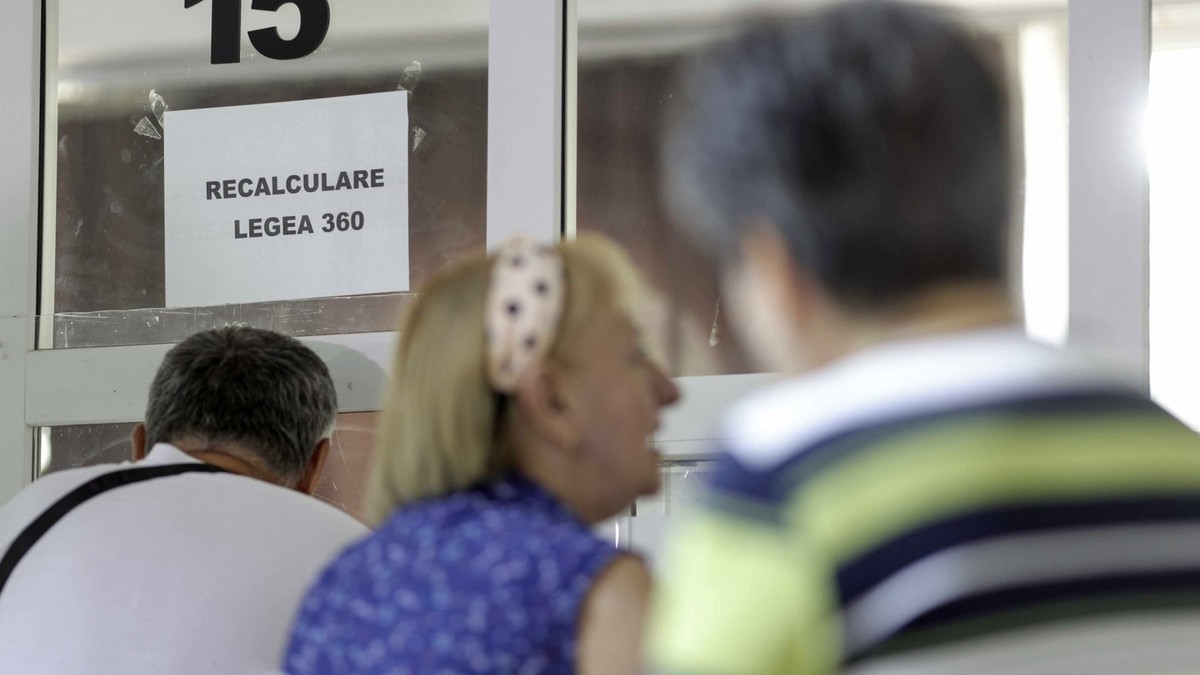 Peste jumătate de milion de pensionari ar putea fi executați silit pentru sume plătite în plus