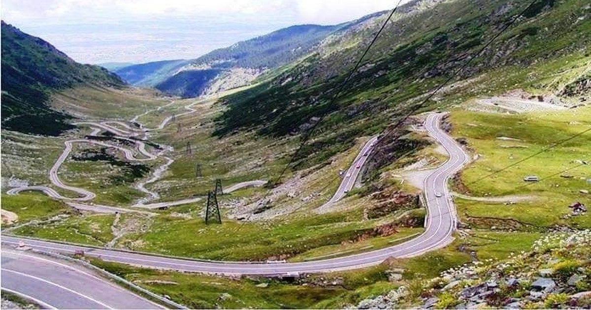 Transfăgărășanul împlinește încă un an de la inaugurare: povestea drumului construit de armată