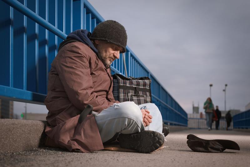 Paradoxul financiar: De ce să fii sărac costă mult mai mult decât pare
