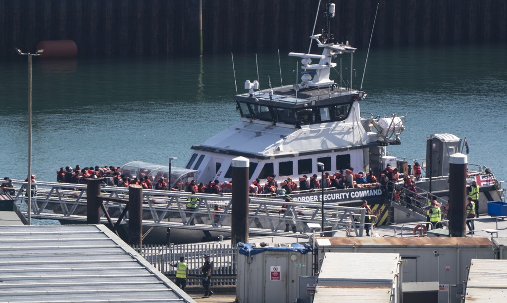 Record de traversări în Canalul Mânecii: Peste 780 de migranți au ajuns în Marea Britanie într-o singură zi