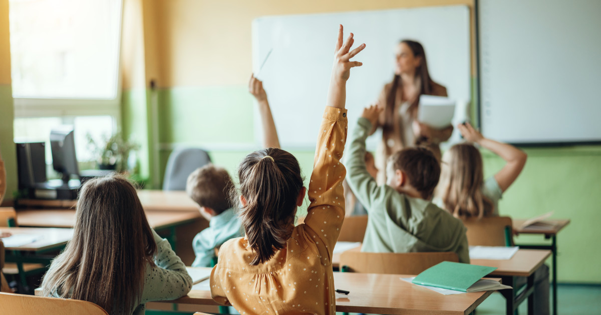 Italia introduce reguli stricte în școli pentru integrarea străinilor: limite de elevi și amenzi pentru părinți
