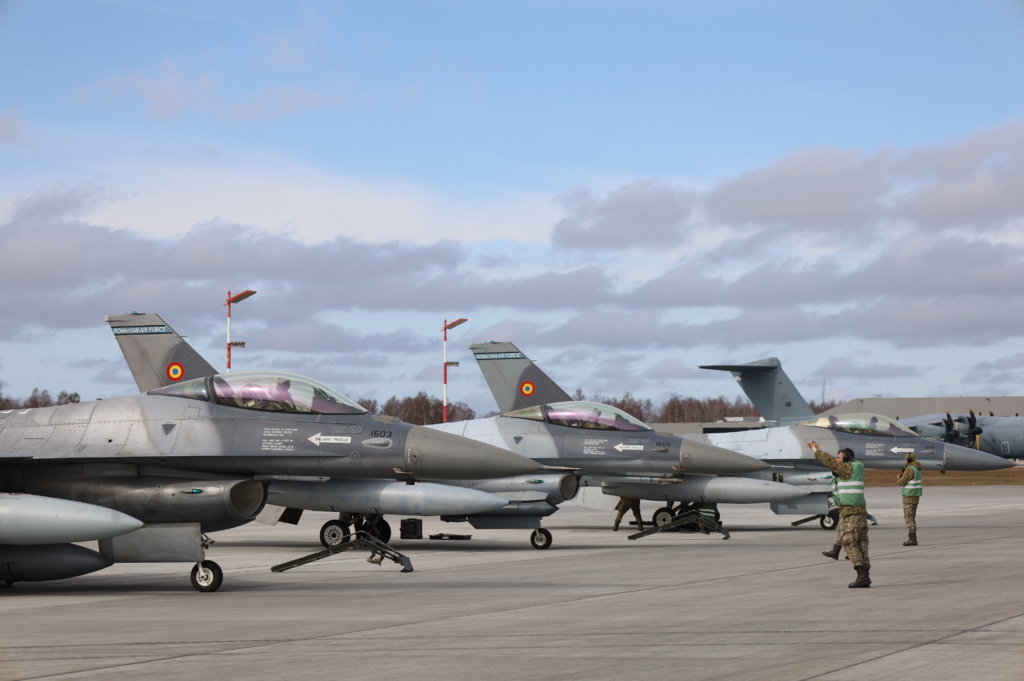 Alertă aeriană în estul țării: F-16 au decolat după detectarea unei ținte la 20 km de Galați