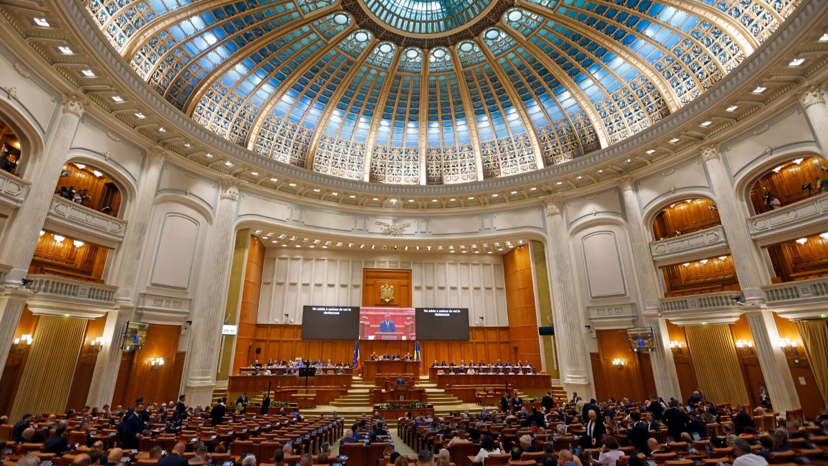 Sondaj Avangarde: Românii se tem de o criză economică și acuză clasa politică de situația actuală