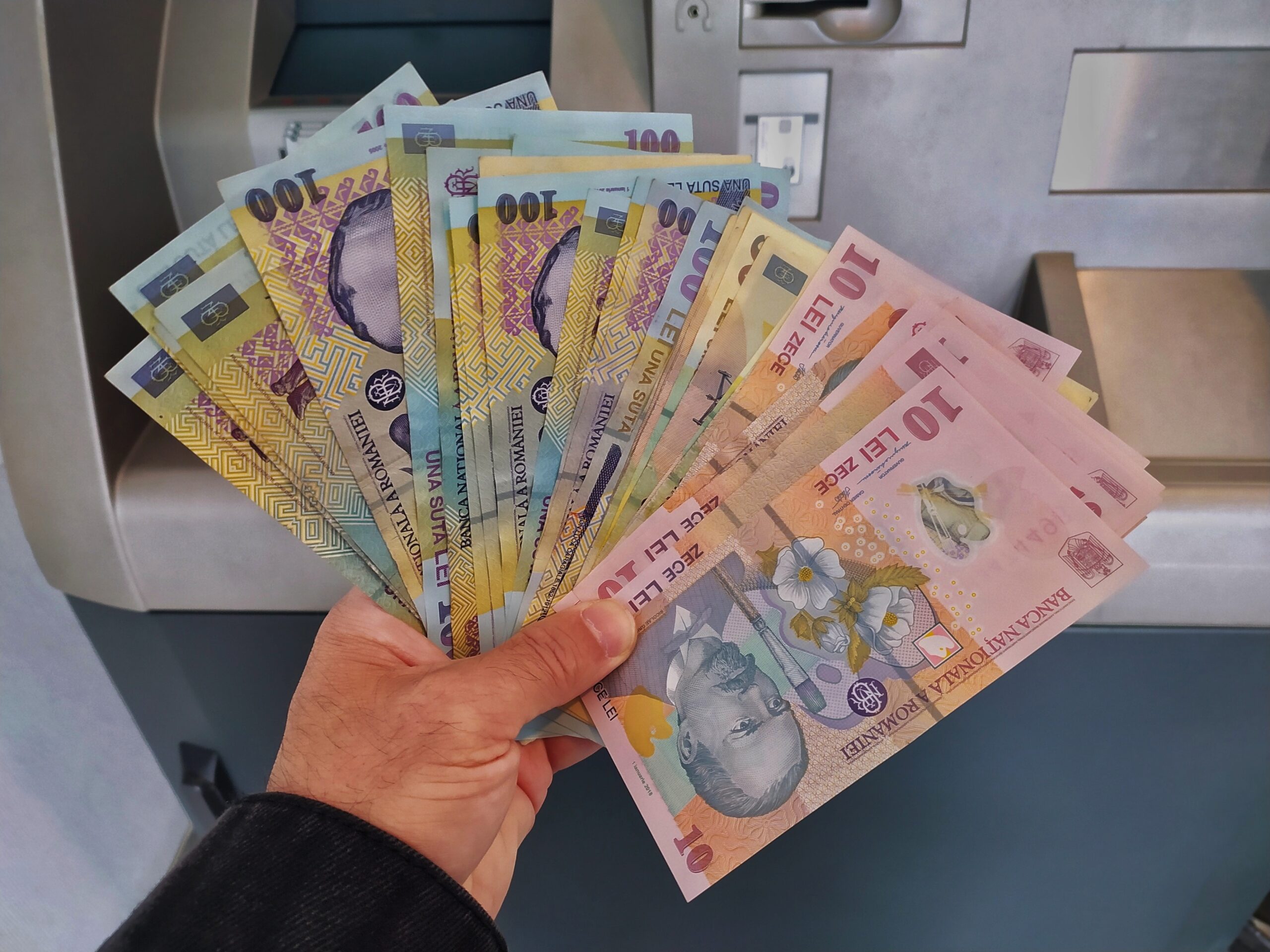 Suspendarea plăților pentru pensii: mii de beneficiari riscă să rămână fără bani din cauza documentelor lipsă