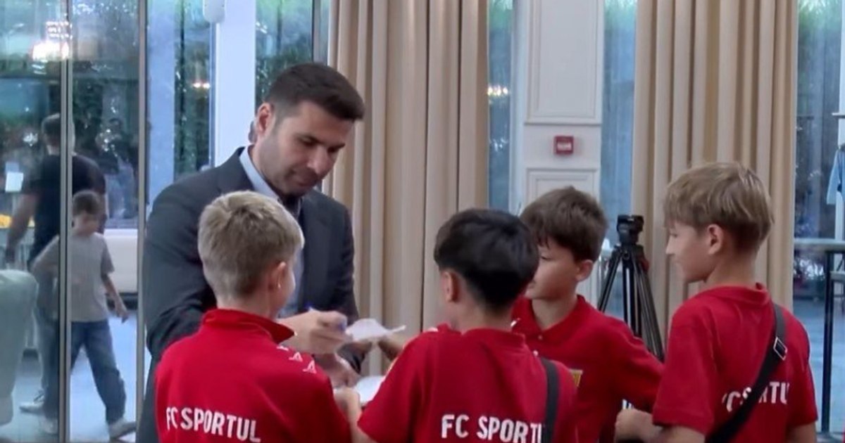 Adrian Mutu extinde proiectele de fotbal în Republica Moldova prin colaborarea cu academii locale