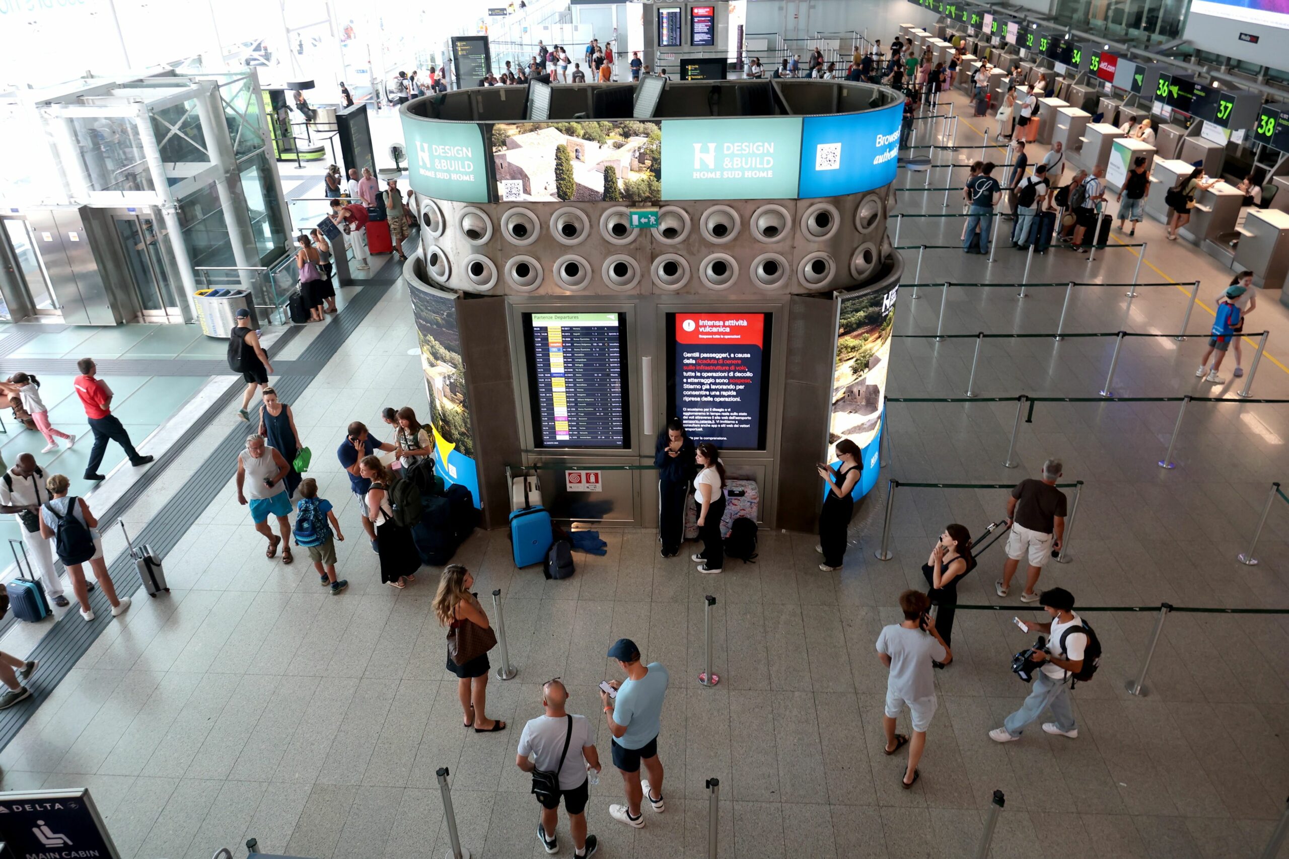 Disrupcții majore în Italia: Grevă națională a controlorilor de trafic aerian care va afecta zborurile