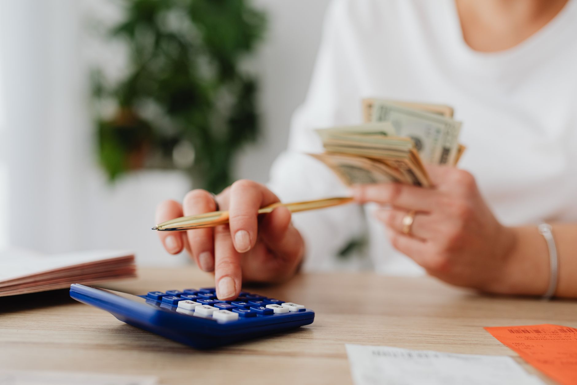 Cum se calculează pensia pentru cei care au lucrat în România și în alte țări europene