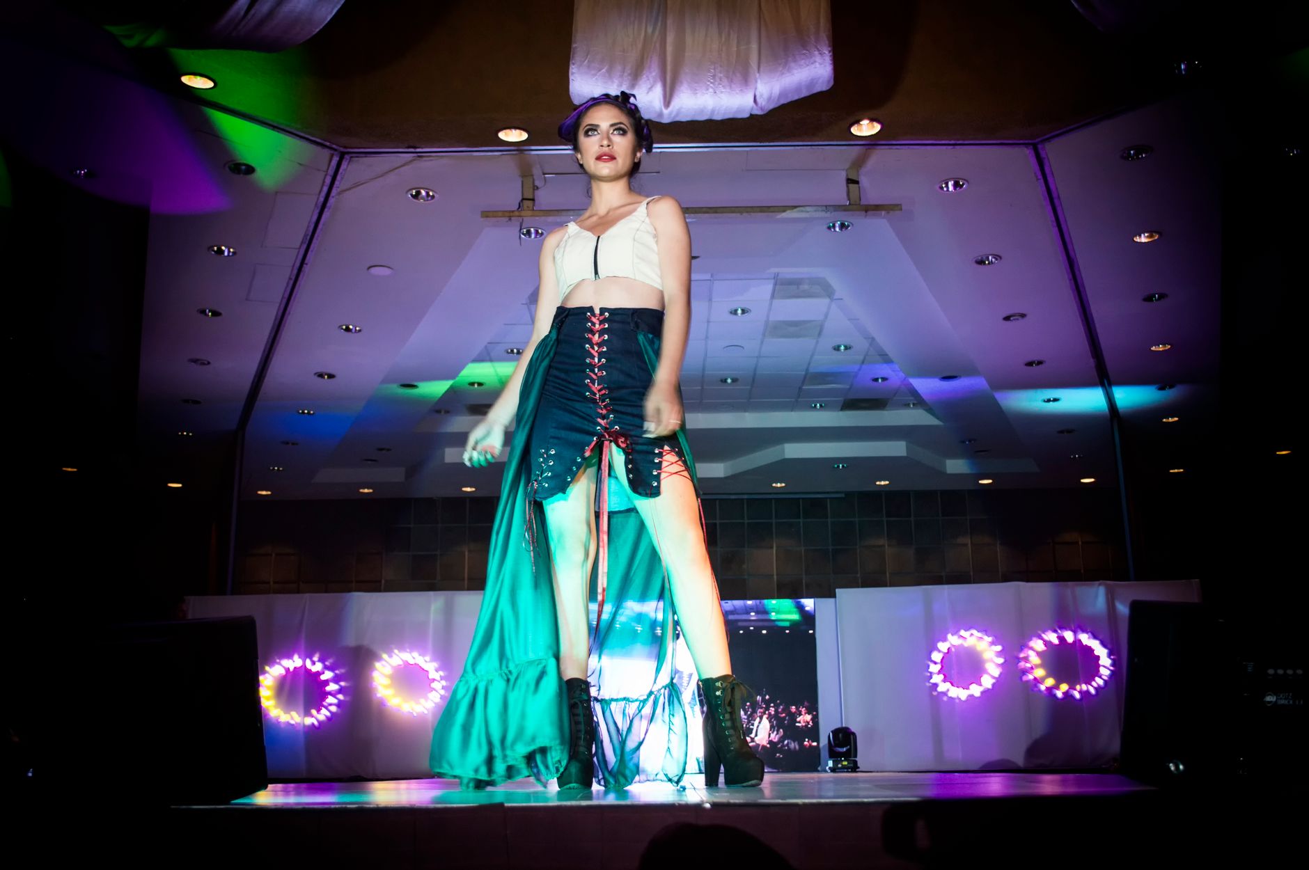 Nadia Comăneci a reprezentat România pe podiumul de la Paris Fashion Week