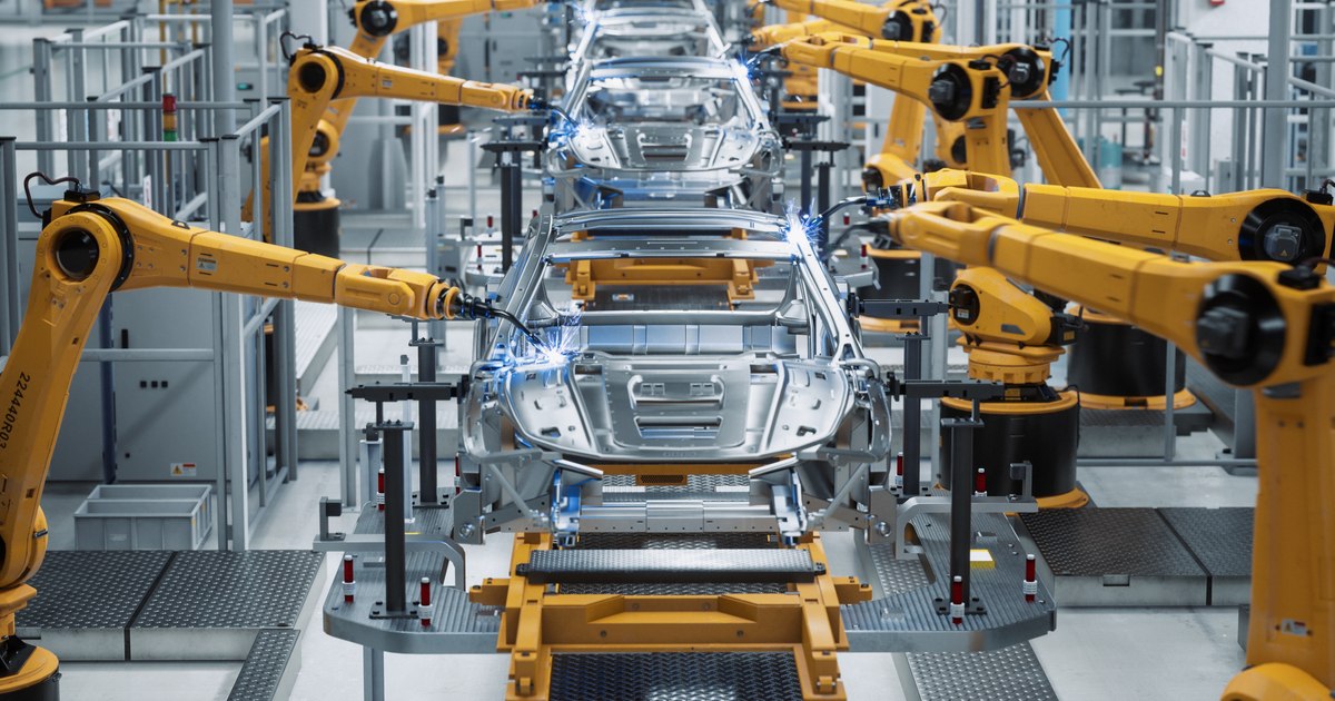 Industria auto din România în declin: peste 30.000 de locuri de muncă au dispărut, producția scade