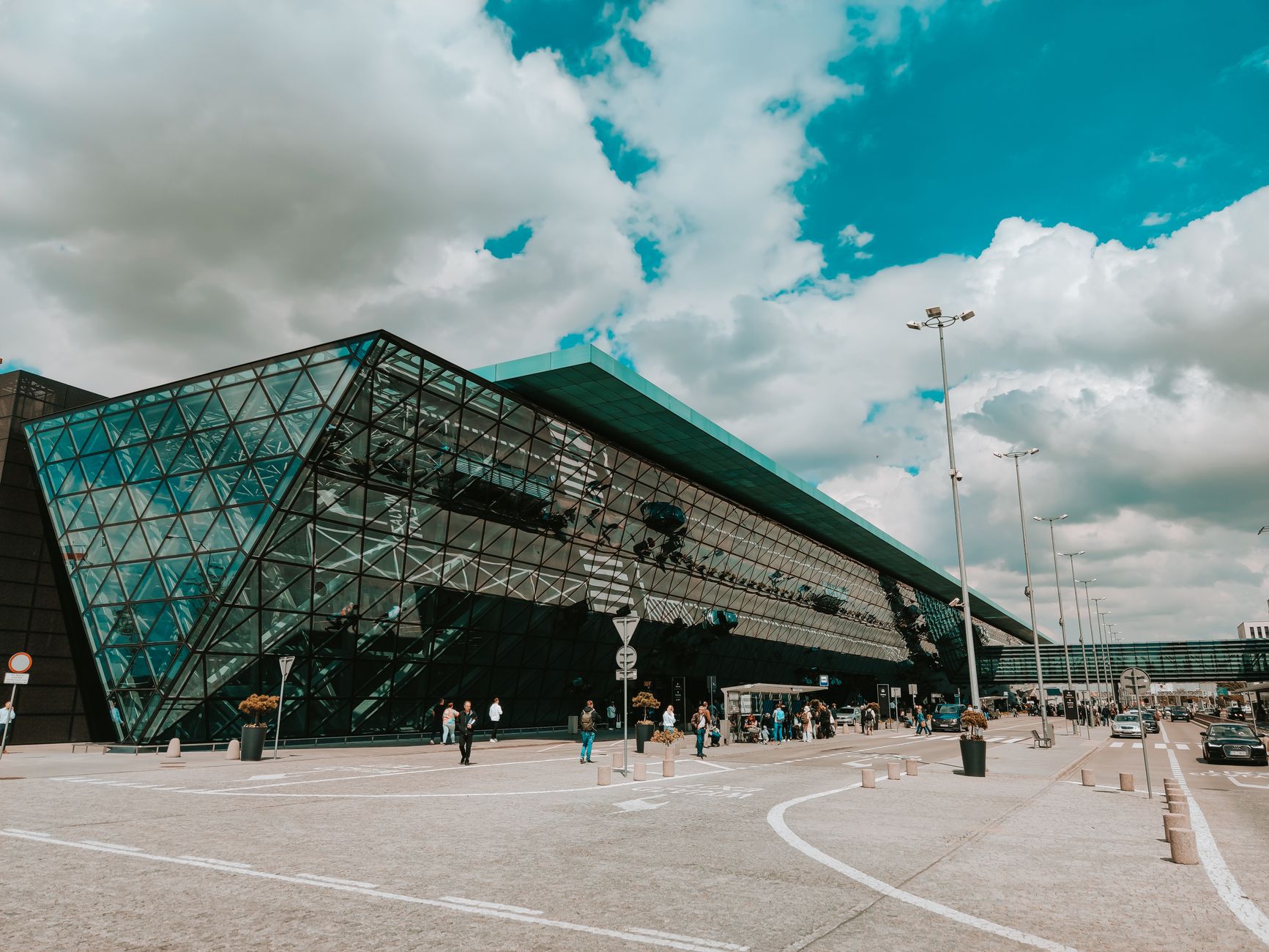 Alertă cu bombă la Aeroportul Internațional „Eugen Doga” din Chișinău: pasagerii și angajații au fost evacuați