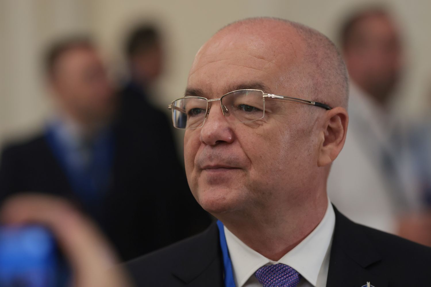 Emil Boc avertizează asupra problemelor cauzate de muncitorii non-UE: propune teste de limbă și integrare