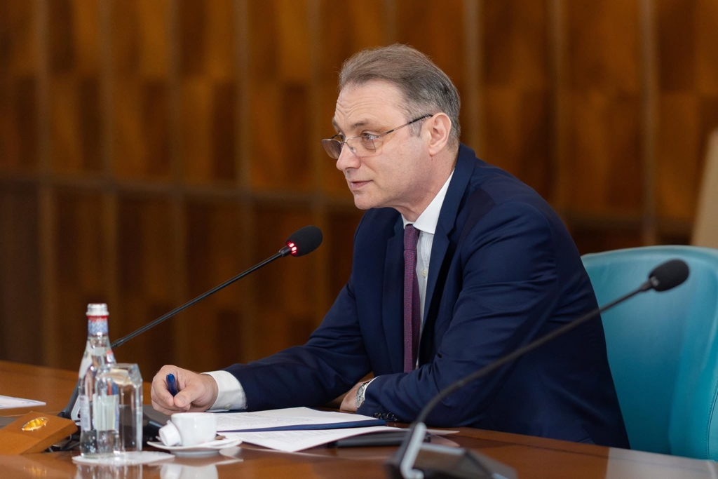 Averea lui Luca Niculescu, noul premier desemnat de Nicușor Dan. Detalii despre bunuri și conturi