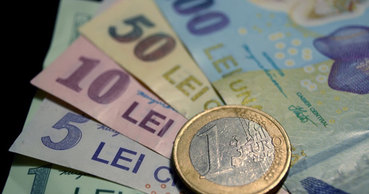 Euro a depășit pragul de 5,33 lei. Cum afectează deprecierea leului ratele și prețurile din România