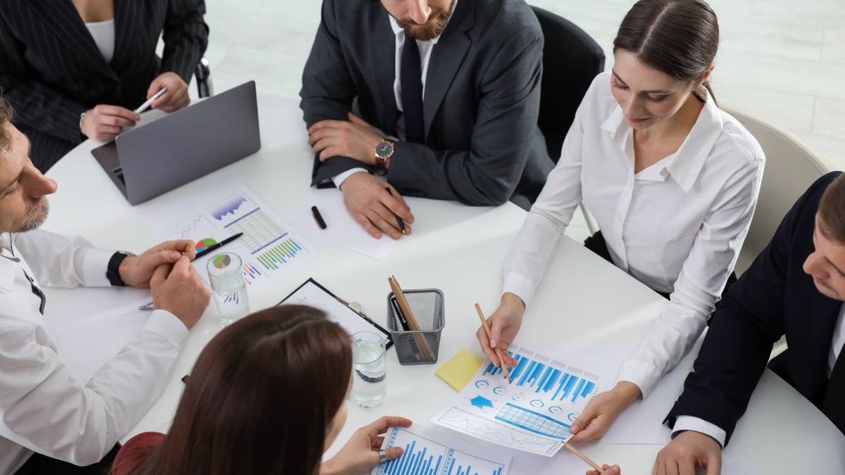 Start-Up Nation 2026: Tinerii pot accesa finanțări de până la 250.000 de lei pentru afaceri noi