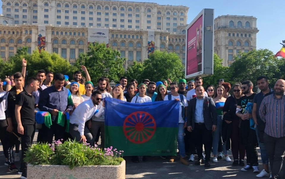 Doar o treime dintre romi își asumă identitatea etnică de teama stigmatului, avertizează Mihai Neacșu
