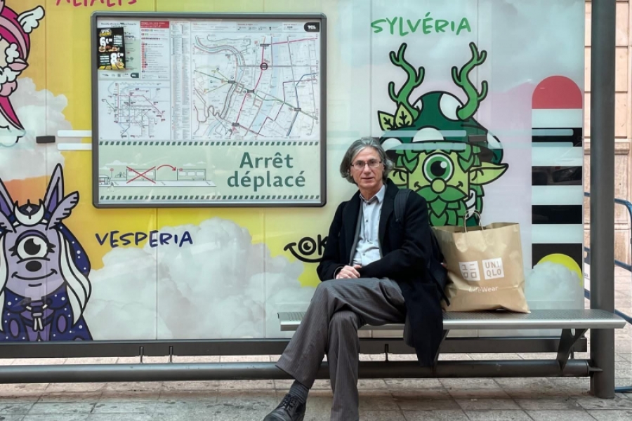 Marius Daniel Popescu, scriitorul-șofer de autobuz din Lausanne, nominalizat la un premiu de literatură de prestigiu