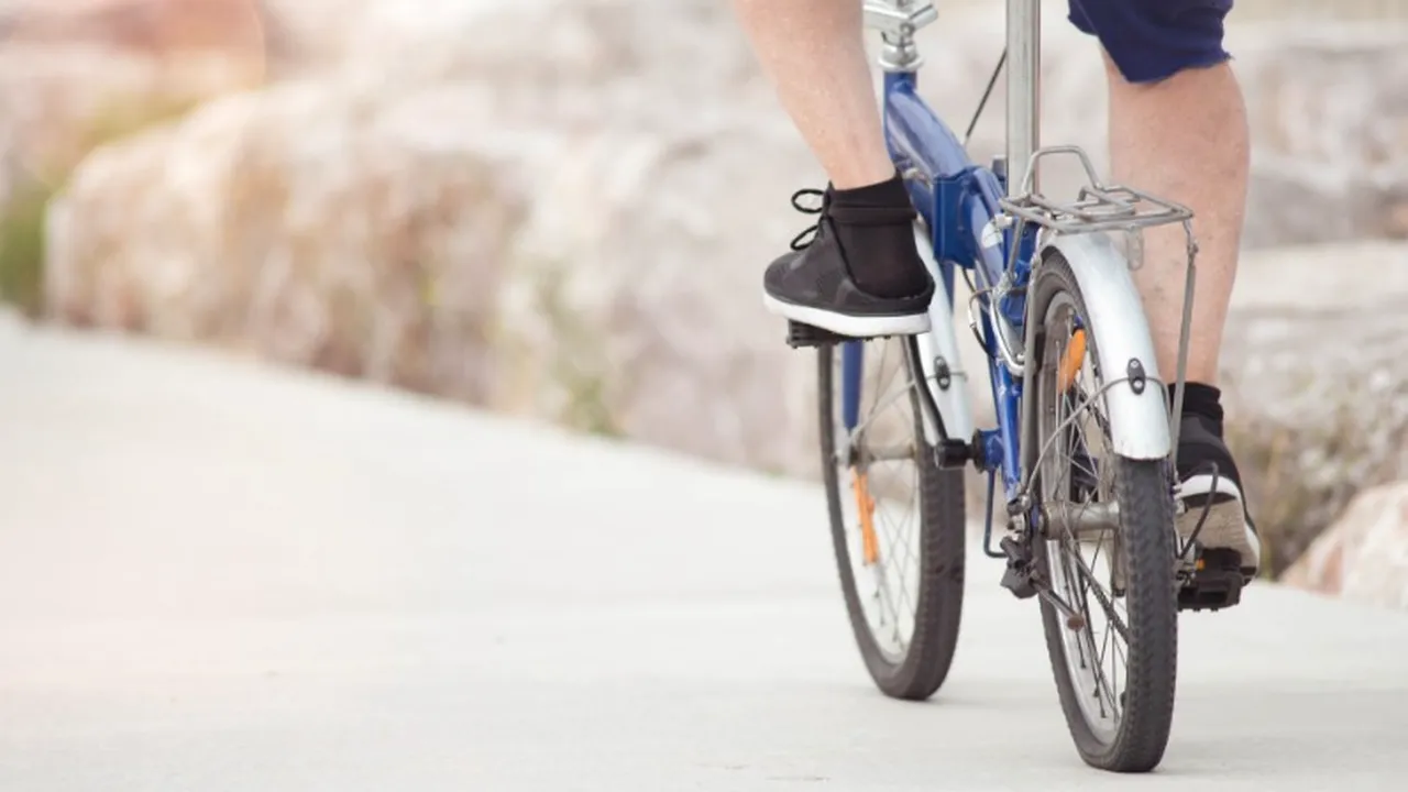 Atenție la bicicleta de pe scara blocului: amenzile pot ajunge la 5.000 de lei