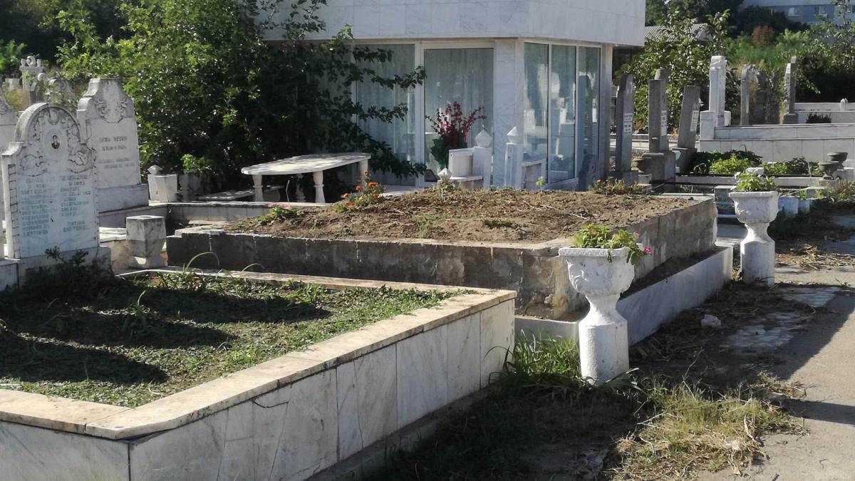 Uniunea Musulmană din România cere renunțarea la mormintele de lux și la fotografiile de pe pietrele funerare