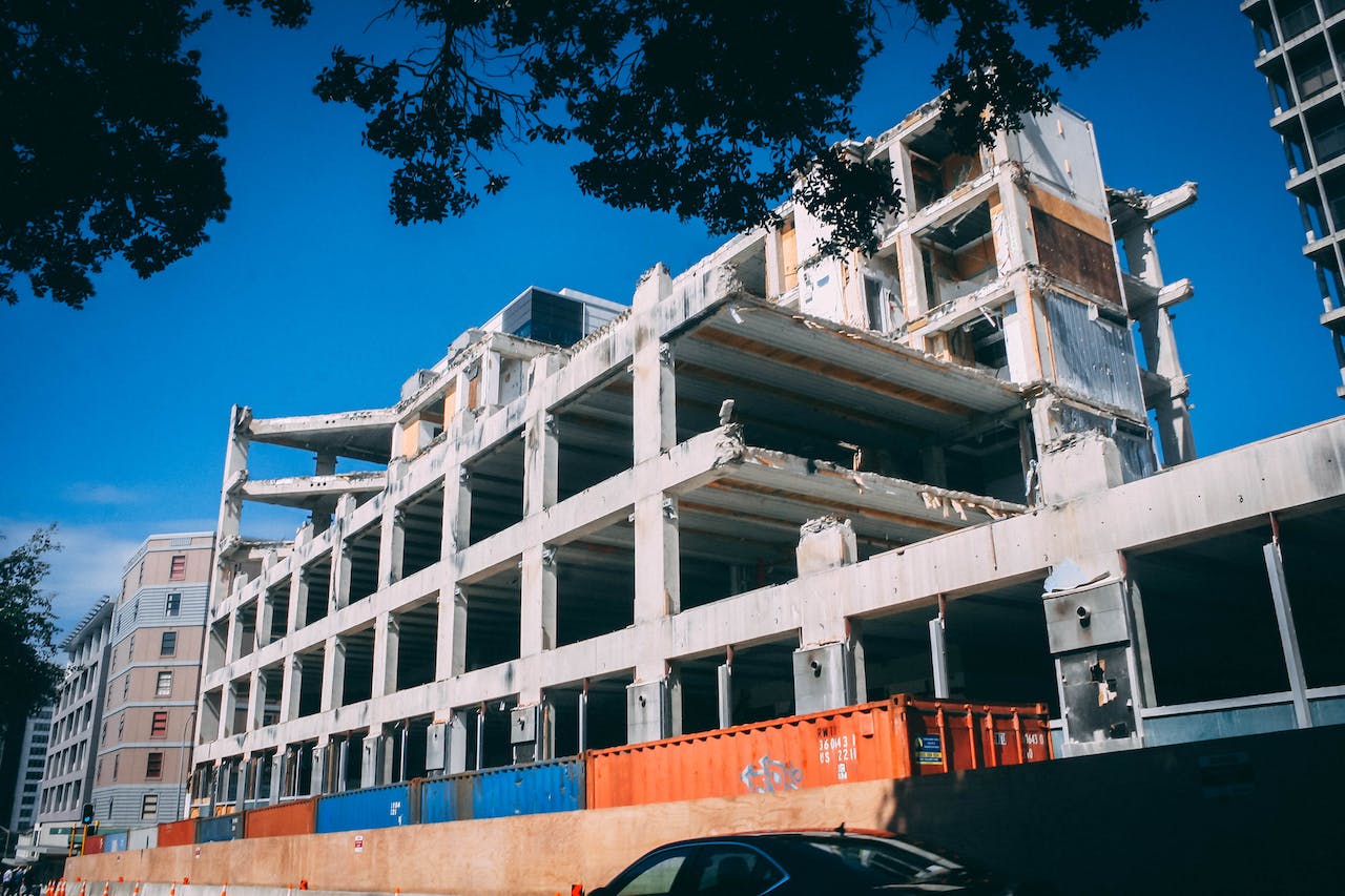 Românii sunt informați despre cutremur, dar lipsesc planurile de pregătire și kiturile de prim ajutor