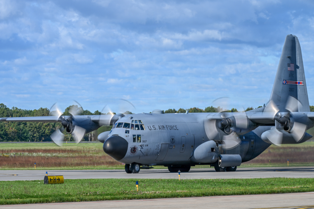 România primește gratuit un avion militar C-130H Hercules de la SUA